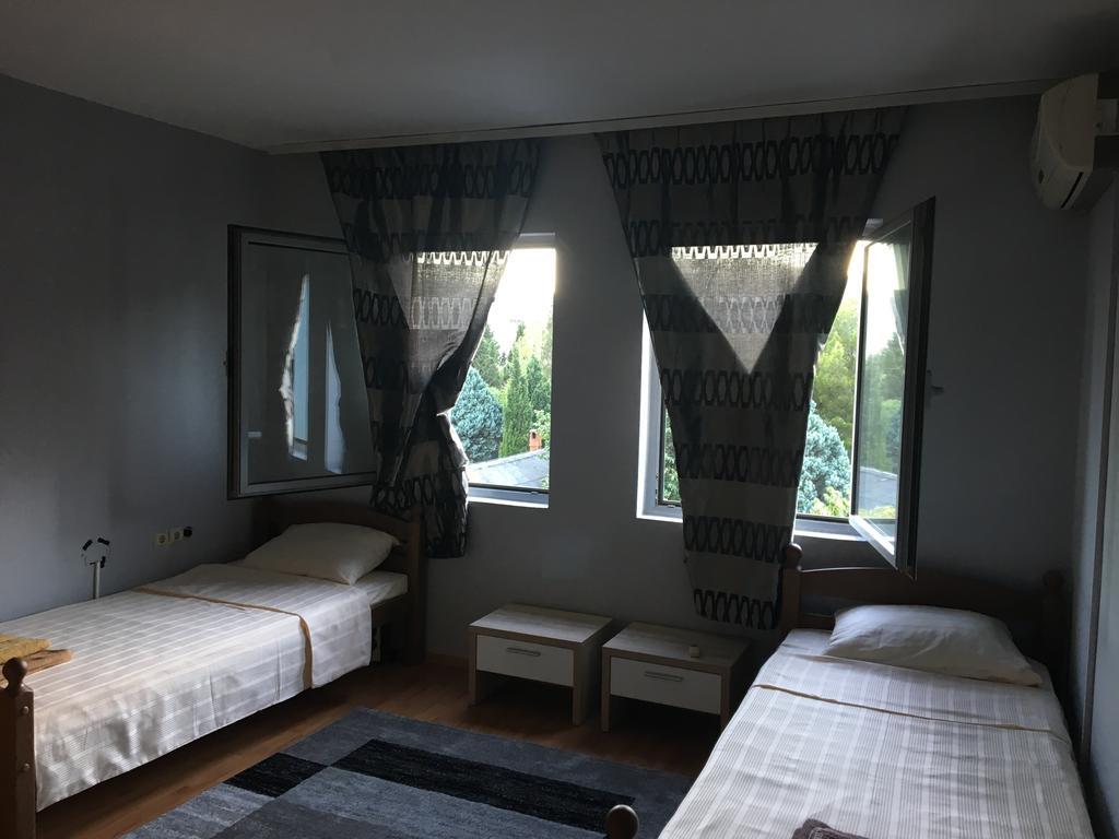 Mell Apartments Мостар Екстер'єр фото